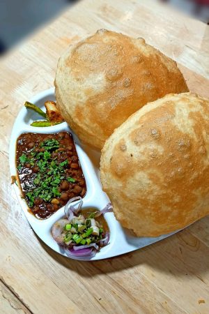 Best street food in Delhi Chole Bhature